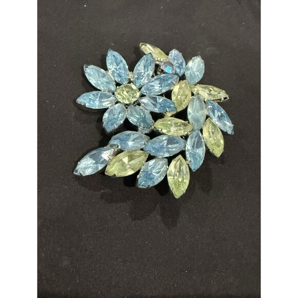VINTAGE 1950s Rhinestone Flower Brooch - Aqua Blue & Chartreuse Marquise Pin 2" - Picture 3 of 6